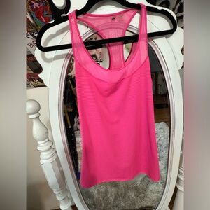 Roxy Pink Athletic Top with Heart Logo. Excellent Shape. Size Medium.